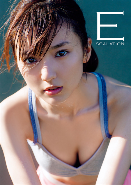 真野恵里菜 写真集 『 まのちゃん ～ Dear Friends ～ 』 | dアニメストア